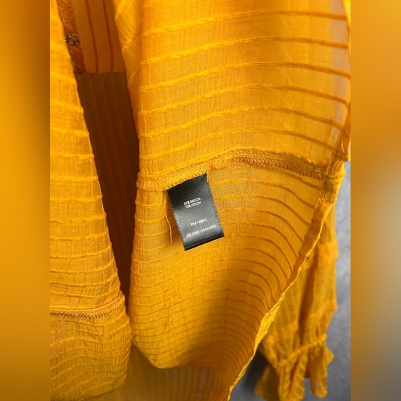 Torrid Yellow Stripe Gauze Front Tie Lace-Up Peasant Blouse Size 4X - Picture 6 of 10